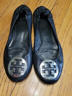Tory burch Reva flats size 8.5 Black Leather Silver Buckle Womans